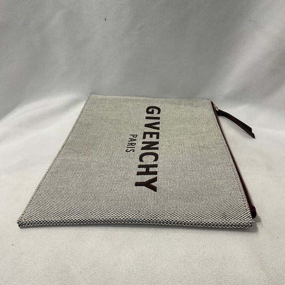 Givenchy Pouch - Picture 4 of 7